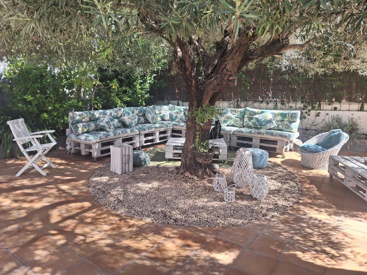 Au Jardin D'Armand Bed & Breakfast Sant Pere De Ribes Exterior photo